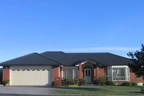 Photo of property in 43 Moyrus Crescent, East Tamaki Heights, Auckland, 2016