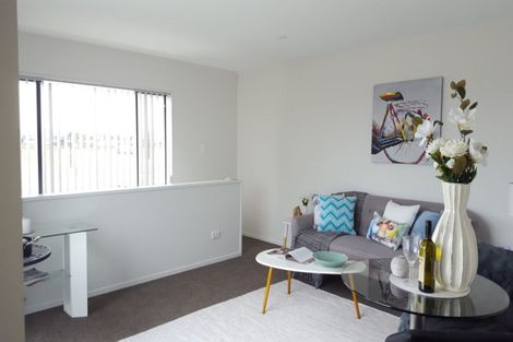 Photo of property in 2/46 Hollowout Street, Takanini, 2112