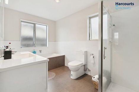 Photo of property in 11 Regis Park Drive, Pukekohe, 2120