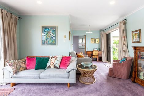 Photo of property in 17 Puketapu Road, Taradale, Napier, 4112