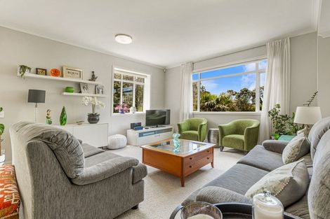 Photo of property in 24 Eaves Bush Parade, Orewa, 0931