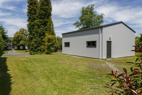 Photo of property in 18 Irwin Place, Kinloch, Taupo, 3377