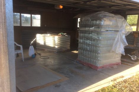 Photo of property in 351 Main Road, Huapai, Kumeu, 0810