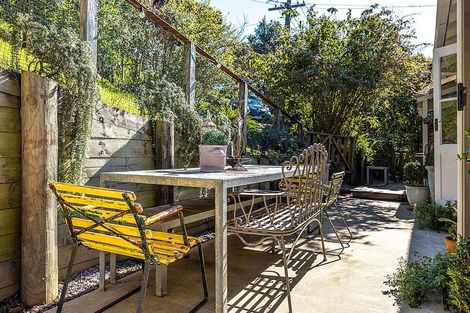 Photo of property in 24 Miro Road, Palm Beach, Waiheke Island, 1081