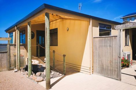 Photo of property in 231 Pukehina Parade, Pukehina, 3189