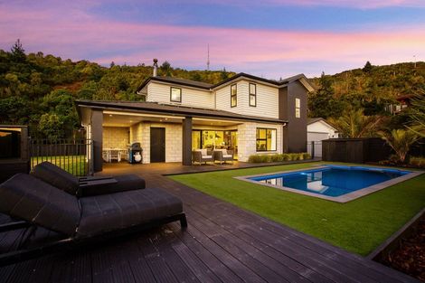 Photo of property in 15 Glenorchy Way, Aotea, Porirua, 5024