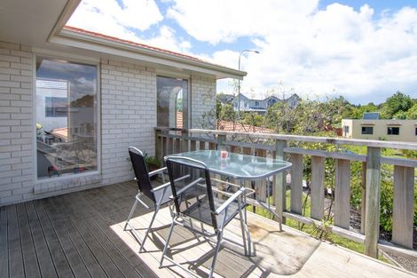 Photo of property in 9 Ruapehu Drive, Fitzherbert, Palmerston North, 4410
