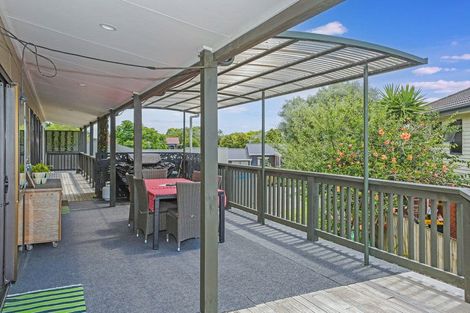 Photo of property in 11 Millen Place, Clarks Beach, 2122