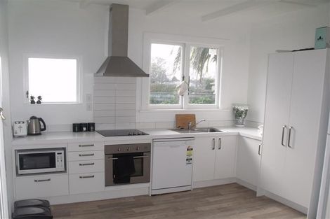 Photo of property in 1112 Caroline Road, Mayfair, Hastings, 4122