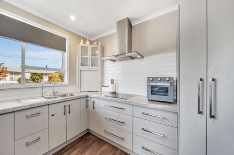 Photo of property in 1 Oxford Street, Holmes Hill, Oamaru, 9401