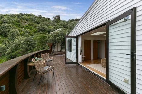 Photo of property in 25 Happy Valley Road, Owhiro Bay, Wellington, 6023
