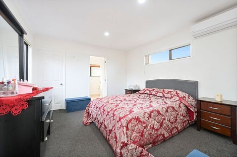 Photo of property in 15 Lake Panorama Drive, Henderson, Auckland, 0612