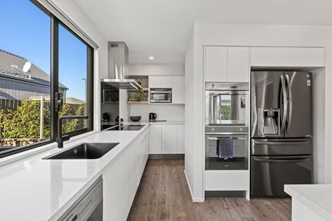 Photo of property in 15 Luxembourg Crescent, Halswell, Christchurch, 8025