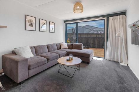 Photo of property in 25 Woodleigh Street, Frankleigh Park, New Plymouth, 4310