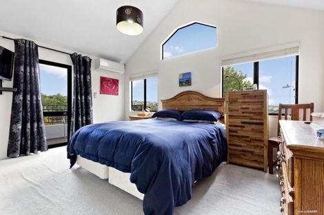 Photo of property in 23 Kerlin Crescent, West Harbour, Auckland, 0618