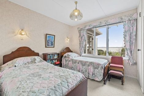 Photo of property in 31 De Luen Avenue, Tindalls Beach, Whangaparaoa, 0930