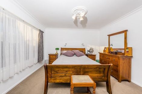 Photo of property in 157 Luckens Road, West Harbour, Auckland, 0618