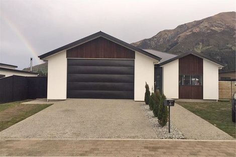 Photo of property in 4 Pennycook Place, Lake Hawea, Wanaka, 9382