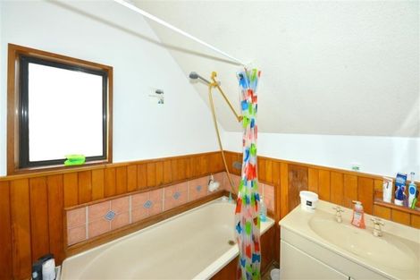 Photo of property in 52 Momorangi Crescent, Redwood, Christchurch, 8051