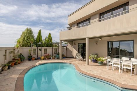 Photo of property in 4 Ledger Lane, Mount Pleasant, Christchurch, 8081