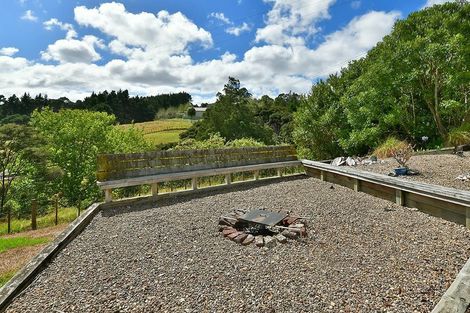 Photo of property in 462 Paremoremo Road, Paremoremo, Auckland, 0632