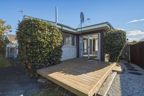 Photo of property in 1/98a Lake Terrace Road, Burwood, Christchurch, 8061