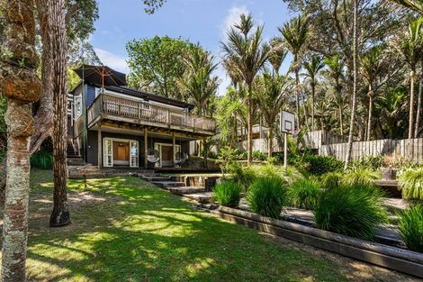 Photo of property in 80 Motutara Road, Muriwai, Waimauku, 0881