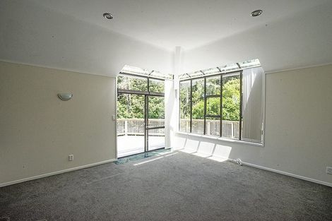 Photo of property in 17 Homewood Place, Chatswood, Auckland, 0626