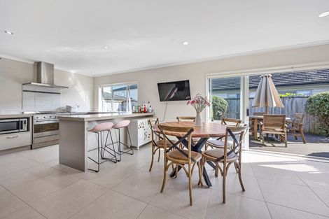 Photo of property in 10 Reno Way, Flat Bush, Auckland, 2016