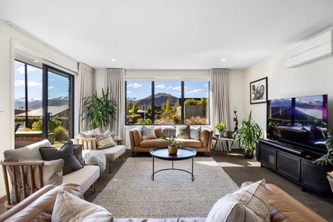 Photo of property in 12 Kereru Crescent, Wanaka, 9305