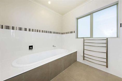 Photo of property in 7 Barbarich Drive, Stonefields, Auckland, 1072