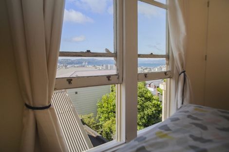 Photo of property in 72 Thompson Street, Mount Cook, Wellington, 6011