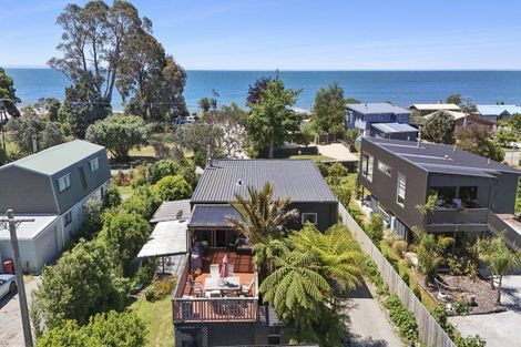 Photo of property in 279 Patons Rock Road, Patons Rock, Takaka, 7182