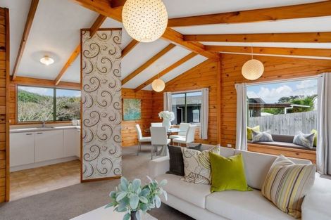 Photo of property in 1/4 Fernlea Rise, Bayview, Auckland, 0629