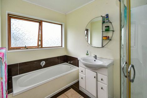 Photo of property in 12 Huber Street, Weymouth, Auckland, 2103