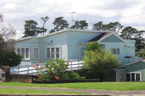 Photo of property in 21 Queen Mary Avenue, New Lynn, Auckland, 0600