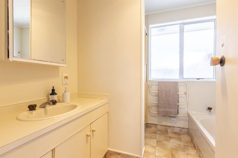 Photo of property in 16 Perrin Place, Kelvin Grove, Palmerston North, 4414