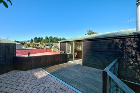 Photo of property in 19 Wye Place, Fernhill, Queenstown, 9300