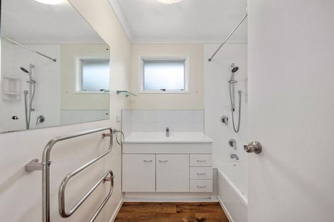 Photo of property in 17 Spargo Road, Massey, Auckland, 0614