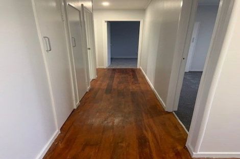 Photo of property in 35 Thornlow Street, Glendene, Auckland, 0602