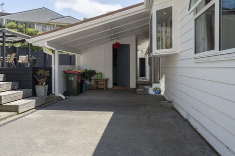 Photo of property in 65 Churton Drive, Churton Park, Wellington, 6037