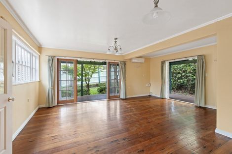Photo of property in 2/292 Glenfield Road, Glenfield, Auckland, 0629