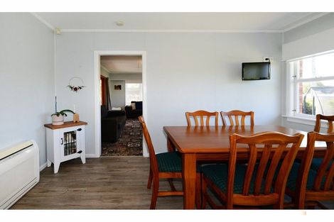 Photo of property in 15 Oxford Street, Waimate, 7924