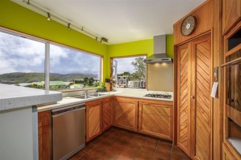 Photo of property in 37 Kahu Road, Paremata, Porirua, 5024