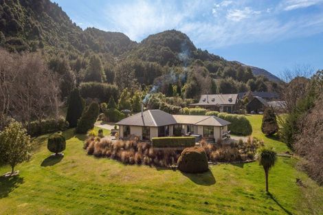 Photo of property in 10 Cove Lane, Mount Creighton, Queenstown, 9371
