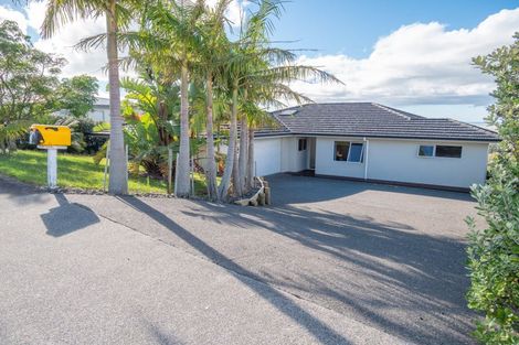 Photo of property in 11 Christine Drive, Coopers Beach, 0420
