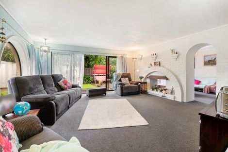 Photo of property in 17a Balgowan Terrace, Conifer Grove, Takanini, 2112