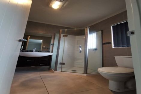 Photo of property in 19 Hornbill Drive, Fairview Heights, Auckland, 0632