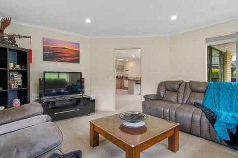 Photo of property in 14 Tauranga Place, Orewa, 0931