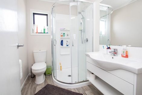 Photo of property in 2/9 Heath Street, Saint Andrews, Hamilton, 3200